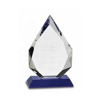 Trophée en verre de cristal taillé en diamant facetté Premier Icepeak avec base transparente/de couleur jade, style sportif, personnalisable