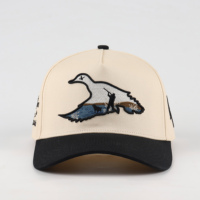Groothandel Hoge Kwaliteit Gestructureerde 5-Panelige Tweekleurige Beige Zwarte 100% Katoenen Op Maat Geborduurde Logo Snapback Caps Baseball Petten