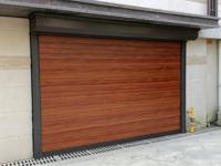 Porte de garage automatique électrique en aluminium isolé résistant à la rouille, volet roulant moderne de sécurité