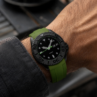 Montre de plongée automatique pour homme avec bracelet en cuir vert personnalisé, boîtier en acier inoxydable noir mat 42 mm, 22 mm, lumineuse, 50 m