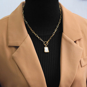 OT Collier à pendentif carré en coquillage naturel pour <span class=keywords><strong>femme</strong></span> Chaîne cubaine en <span class=keywords><strong>or</strong></span> pour <span class=keywords><strong>femme</strong></span> Collier à pendentif en coquillage <span class=keywords><strong>blanc</strong></span> Bijoux de mode - Product Image 5