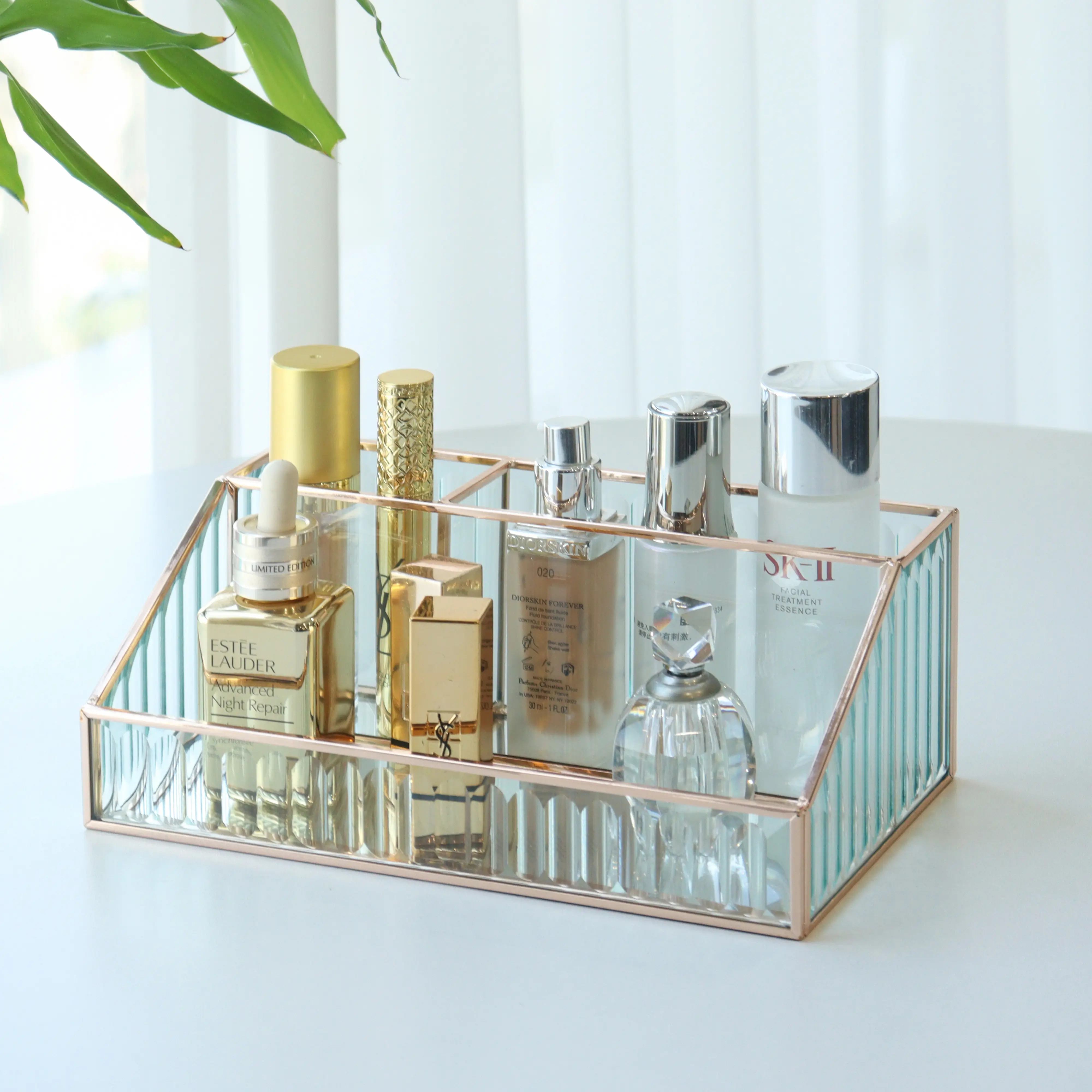 Desktop Glass Makeup Organizer Mirror Metal Skin Care Storage Box Perfume Storage Display Box