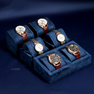 Elegante Bandeja de Exhibición para Relojes en MDF y Gamuza, Solución de Almacenamiento Sofisticada para Relojes, Tamaños y Colores Personalizables para Coleccionistas - Product Image 3