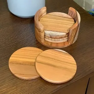 Dessous de verre en bois naturel solide et épais avec ensemble de dessous de verre à bords lisses ronds Utilisation pour table basse comptoir de bar ou table de restaurant - Product Image 1