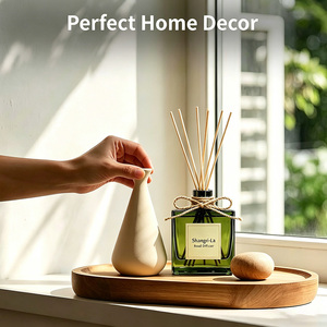 Diffuseur de parfum Shangri-La Essence, arôme haut de gamme de style hôtel, flacon en verre recyclable avec bâtonnets en rotin - Product Image 5