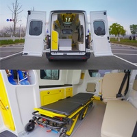 Ambulances neuves haut de gamme personnalisables DingSheng Diesel manuelles 4x2 LHD/RHD EURO 5 pour le transfert médical et les secours d'urgence