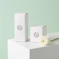 Boîte à rabat blanc style boutique pour produits de beauté - Emballage esthétique minimaliste avec logo personnalisé