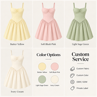 Robe mini décontractée pour femme en tissu lisse, avec buste froncé, bretelles spaghetti, col cœur et coupe trapèze froncée, vente en gros