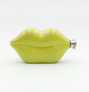Mini gourde de poche portable d'extérieur en acier inoxydable 304 colorée en forme de lèvres, étanche et durable - Product Image 3