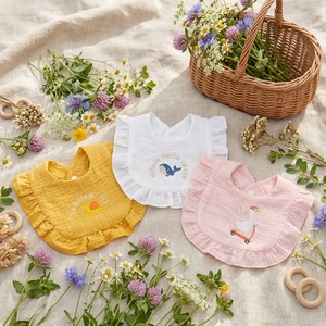 Bavoirs pour bébé en coton mousseline doux pour la peau, à volants, imperméables, réutilisables et lavables pour l'alimentation quotidienne et la dentition - Product Image 4