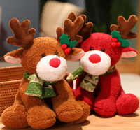 Peluche de renne de Noël multicolore avec nez rouge et écharpe holly, poupée en peluche assise, OEM ODM, vente en gros personnalisée