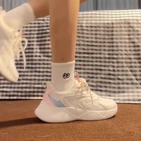 Baskets de sport décontractées pour femmes, tendance mode outdoor, respirantes, à lacets, à semelle épaisse, rehaussantes, pour la marche
