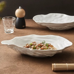 <span class=keywords><strong>Assiette</strong></span> en céramique blanche pure en forme d'huîtres irrégulières <span class=keywords><strong>pour</strong></span> salade fruits restaurant vaisselle plats de fruits de mer sushi sashimi <span class=keywords><strong>assiette</strong></span> - Product Image 1