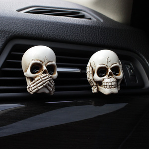 Diffuseur de parfum décoratif pour voiture en forme de crâne, à clipser sur la grille d'aération, en plastique, style dessin animé, pour l'intérieur du véhicule - Product Image 3