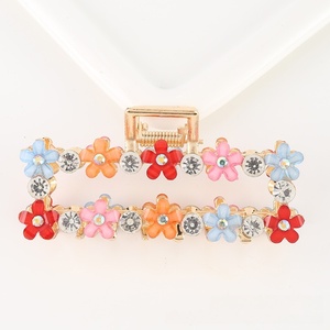 Pinza de Pelo de Aleación de Lujo Estilo Dulce <span class=keywords><strong>Ume</strong></span>, Pinza de Pelo con Flores de Diamantes Brillantes de 8.5 cm para Mujer, Accesorio para el Cabello para la Vida Diaria - Product Image 3