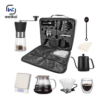 Set Kopi Perjalanan OEM 600ml 8-16 Pcs, Kit Kopi Tuang Portabel dengan Teko, Timbangan Digital, Penggiling Manual & Server Kaca