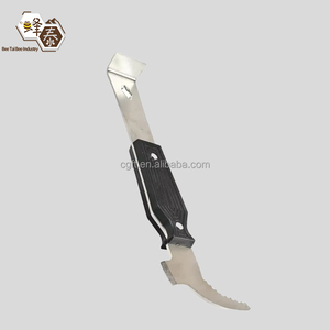 Nuovo Strumento per Apicoltura Rinforzato con Gancio in Plastica, Manico in Legno e Design a Coda di Maiale, Raschietto in Acciaio Inossidabile - Product Image 1