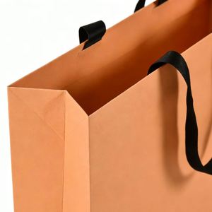 Sacs en papier kraft minimalistes recyclables personnalisés avec poignées robustes, idéaux pour l'emballage de cadeaux, les plats à emporter et les emballages de vente au détail - Product Image 6