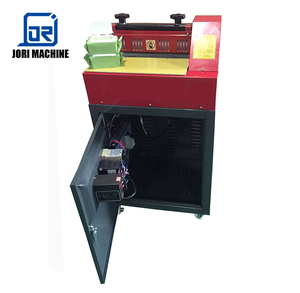 Machine à enduire de colle thermofusible pour piège à rats à colle - Product Image 3