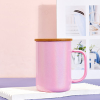 Nouvelle Arrivée 2026 Emerit – Tasse en Verre Scintillant Coloré de 17 oz Personnalisable par Sublimation, Design Classique avec Poignée et Couvercle en Bambou, Idéale comme Cadeau