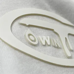 Fabricante de accesorios de ropa, impresión personalizada 3D, logotipo de silicona en relieve, etiqueta de transferencia de calor para ropa