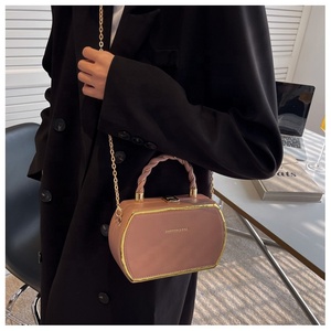 Nuove Borse alla Moda Estate 2026, Borse a <span class=keywords><strong>Tracolla</strong></span> con Catena di Design, Leggere e Carine, Borse Classiche a Scatola per Donna - Product Image 5