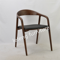 Chaises de Restaurant en Noyer, Frêne, Chêne et Tables à Manger en Bois Massif en Gros