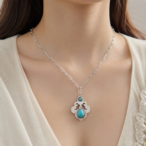Collana con Ciondolo in Stile Bohémien Colore Turchese Design Vintage per Donne - Product Image 2