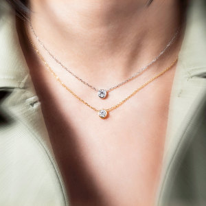 Collar flotante de oro blanco/amarillo de 18 quilates con diamante cultivado en laboratorio - Product Image 4