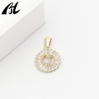 Pendentif breloque populaire en alliage de cuivre plaqué or 14 carats avec 26 lettres cubiques – Bijou tendance