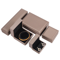 Boîtes de rangement et d'emballage de luxe en cuir PU personnalisées avec logo pour bijoux (bagues, boucles d'oreilles, pendentifs, bracelets, colliers) – Vente en gros