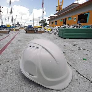 작업 보호를위한 맞춤형 로고 하이 퀄리티 건설 안전 헬멧 하드 모자 - Product Image 3