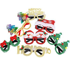 Ensemble de Noël écologique et réutilisable : Bandeau Père Noël, chapeau de Noël, lunettes, et accessoires de renne et elfe pour arbre de Noël, idéal pour les fêtes en extérieur - Product Image 6