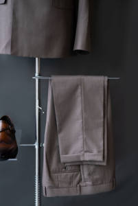 Completo da Uomo di Alta Qualità <span class=keywords><strong>Doppiopetto</strong></span> per Affari, Colore Caffè, Slim Fit, Set da 2 Pezzi Traspirante ed Elegante - Product Image 3