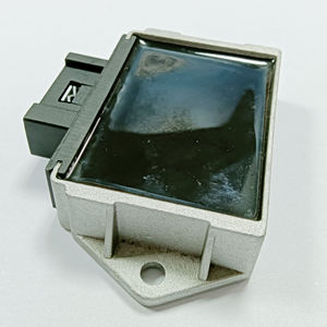 Régulateur <span class=keywords><strong>de</strong></span> <span class=keywords><strong>tension</strong></span> <span class=keywords><strong>de</strong></span> moto MOS EFI <span class=keywords><strong>de</strong></span> redresseur <span class=keywords><strong>de</strong></span> pièces électriques <span class=keywords><strong>de</strong></span> haute qualité pour <span class=keywords><strong>Ducati</strong></span> - Product Image 3