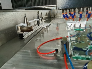 เครื่องกัดเจาะกระจก CNC อเนกประสงค์สำหรับเจาะรูกระจกห้องอาบน้ำ ขอบกระจก และช่องสำหรับอุปกรณ์ในห้องน้ำ - Product Image 2