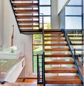 Escalier moderne à marches ouvertes avec marches en bois massif et poutre en acier, garde-corps en câble noir et <span class=keywords><strong>balustrade</strong></span> en verre pour villa de luxe - Product Image 1