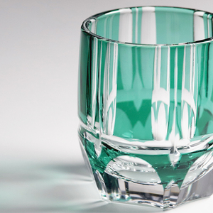 Verre à whisky en cristal vert de 8 oz (250 ml) avec un pied en <span class=keywords><strong>bambou</strong></span>, verre à shot rond transparent taillé à la main - Product Image 4