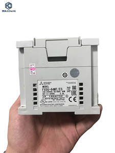 Contrôleur logique programmable PLC FX5U-64MT/ES, contrôleur d'automatisation industrielle, module PLC haute performance pour la commande industrielle - Product Image 1