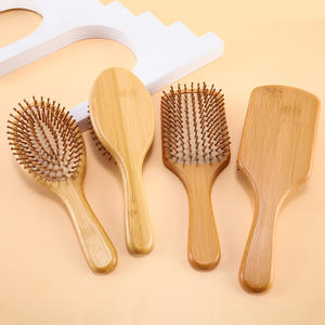 Peine de Bambú para Masaje Capilar con Mango Ovalado Acolchado para el Cuidado del Cuero Cabelludo y Desenredado - Product Image 3