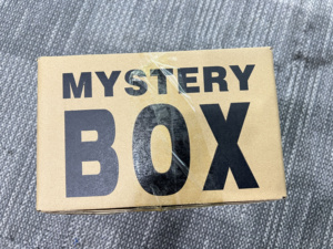 Bán hàng nóng may mắn bí ẩn hộp hộp mù có được chất lượng cao Thiết bị điện tử Halloween quà tặng ngẫu nhiên sản phẩm điện tử bộ sưu tập - Product Image 2