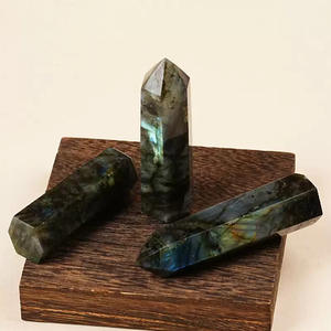 Figurine décorative de luxe artisanale en quartz naturel bleu clair, colonne ovale à pointe unique, écologique - Product Image 4