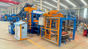 उच्च कंपन QT4-15 खोखला ईंट ब्लॉक बनाने वाली मशीन सीमेंट ईंटों मशीन को संचालित करने के लिए आसान बनाता है - Product Image 4