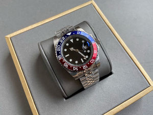 Utilizando acero inoxidable 904L consistente, superluminoso, con bisel giratorio de doble cerámica. Reloj Mecánico para Hombre - Product Image 2