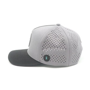 Gorra Deportiva de 5 Paneles de Alta Calidad, Personalizada, con Corte Láser, Dos Tonos, Transpirable, Resistente al Agua, con Diseño de Espiga Perforada - Product Image 3