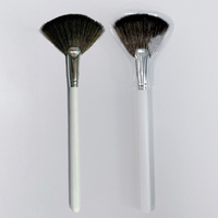 Groothandel op maat gemaakte gezichts-fan brushes, spa-fan brushes, cruelty-free, in OPP-zak, synthetisch haar, professionele make-up kwast