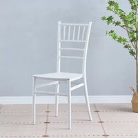 Chaise de fête empilable et peu encombrante, chaise en résine blanche aspect bambou pour activités festives intérieures et extérieures