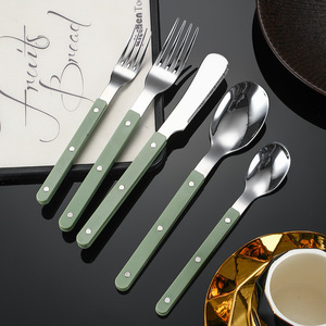 Ensemble de couverts en acier inoxydable 304 de style rétro élégant en gros, cuillères, fourchettes, couteaux en plastique ABS, ensemble de couverts de mariage - Product Image 5