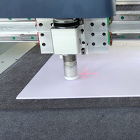 Machine de découpe numérique à plat grand format Utools pour matériaux gonflables et bâches industrielles avec couteau oscillant
