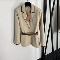 Costume d'affaires en laine à manches longues pour femme avec col mandarin, fermeture à bouton unique, tricoté et ceinture intégrée